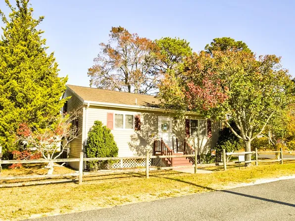 6529 Davis St, Chincoteague, VA 23336