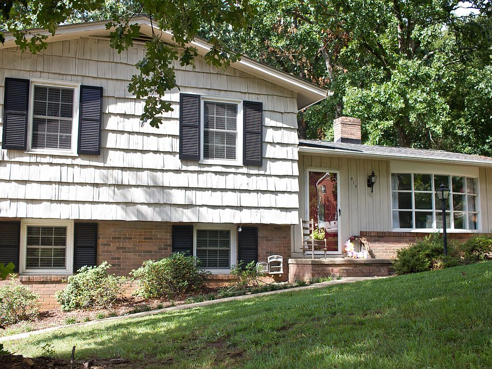 1st image of 912 Parkwood Rd