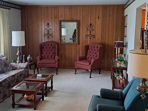 4th image of 215 Swainford Dr
