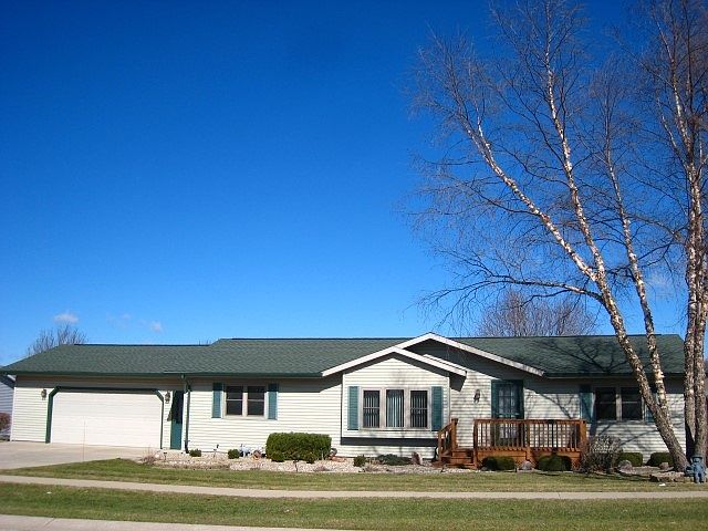 1st image of 300 Edgewood Dr