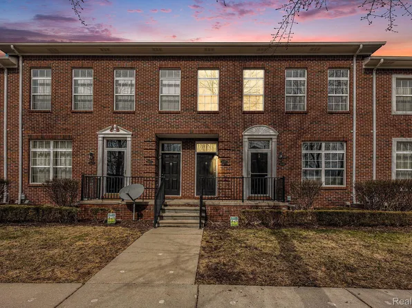 14483 Vauxhall Dr, Sterling Heights, MI 48313
