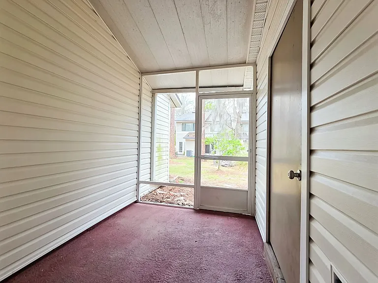 6210 SW 8th Ln — Photo 19