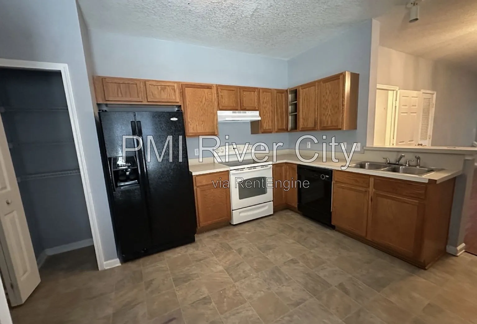 2 bed, 2.5 bath, 1328 sqft, $1,550 — Photo 1