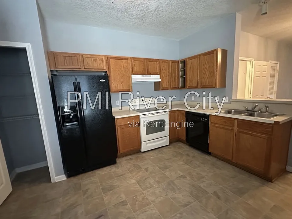 4750 Playpen Dr