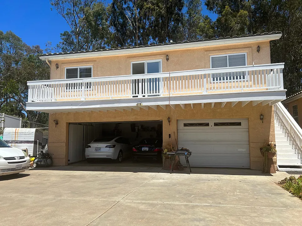 1511 Maxwell Ln