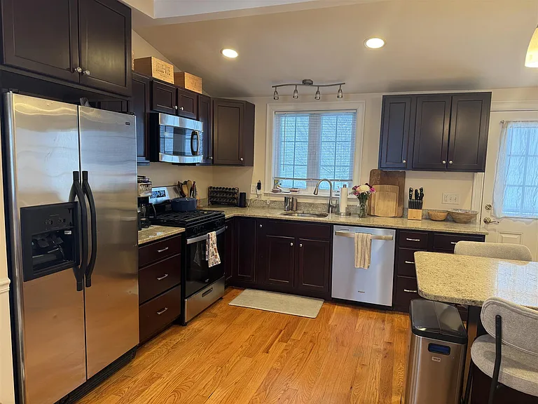 9 Winthrop Ct #1 — Photo 1