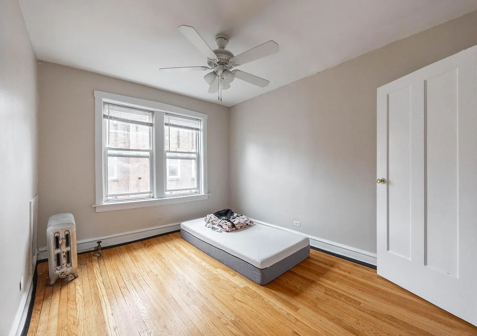 5030 N Springfield Ave — Photo 4
