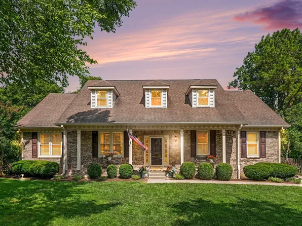 8324 Carriage Hills Dr, Brentwood, TN 37027