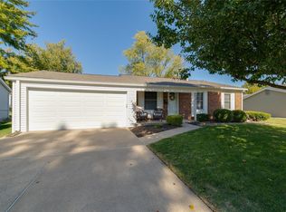 529 Foxtrail Dr, Hazelwood, MO 63042