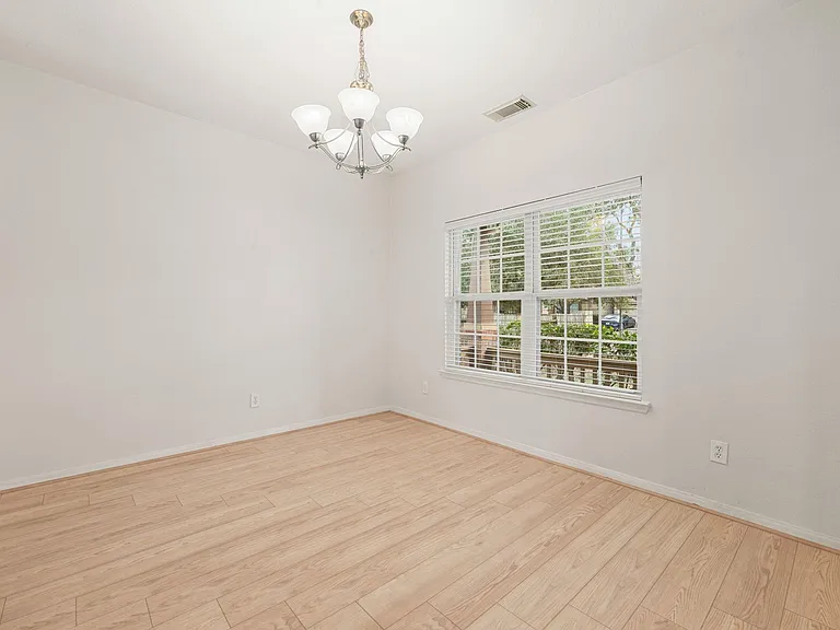 21426 Venture Park Dr — Photo 10