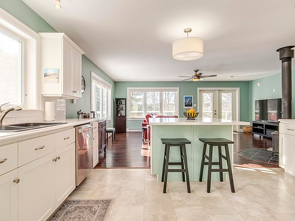 4th image of 461 Mill Village East Rd