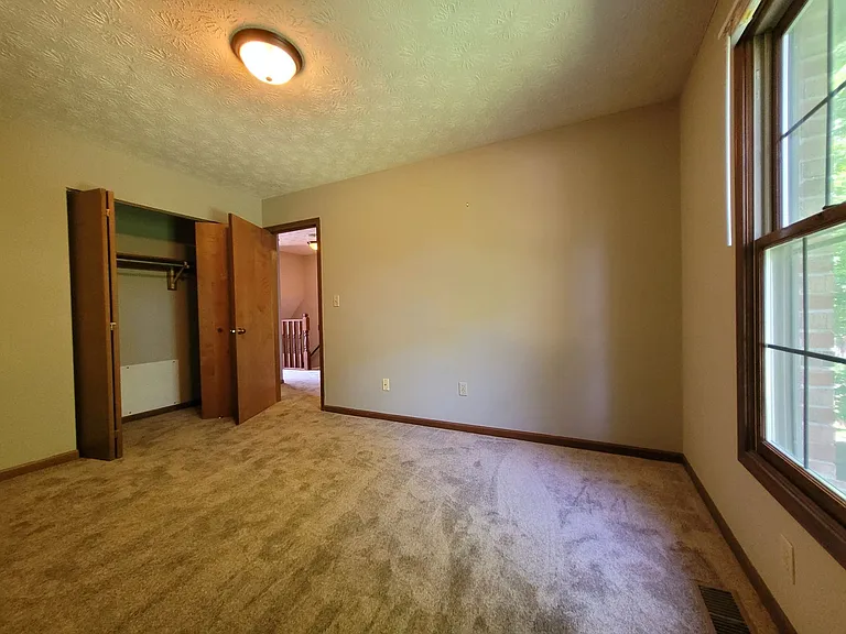 4333 Frontenac Dr — Photo 14