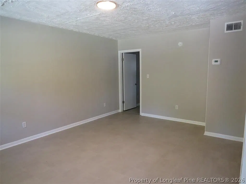 1 bed, 1.0 bath, 625 sqft, $775 — Photo 2
