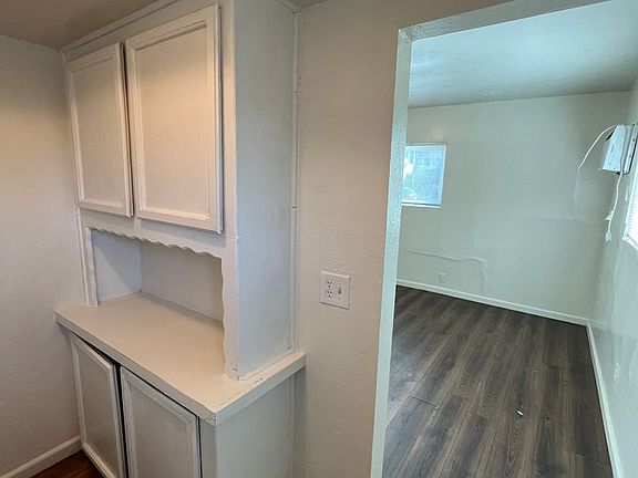 5th image of 266 W Belleview Ave #1
