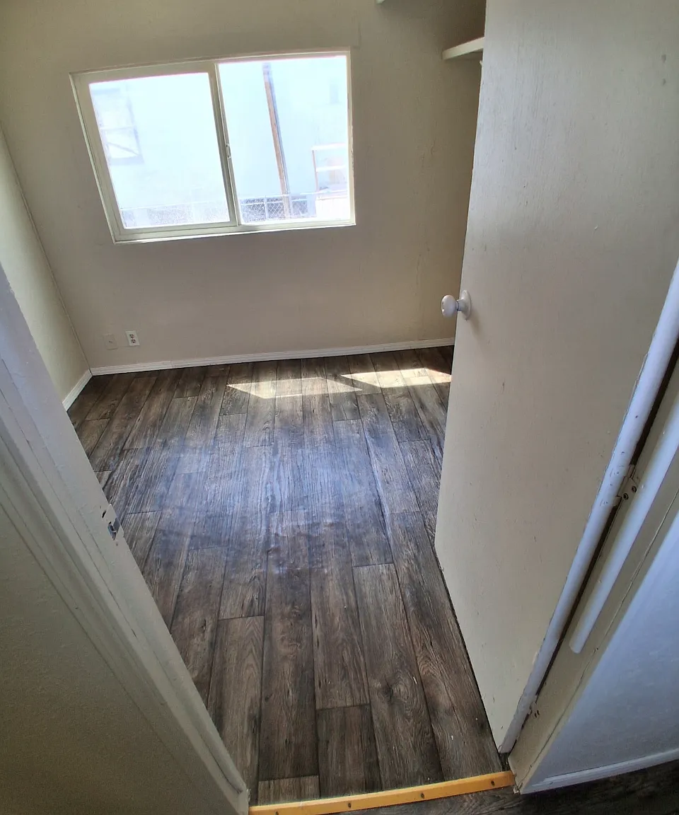 2 bed, 700 sqft, $650 — Photo 2