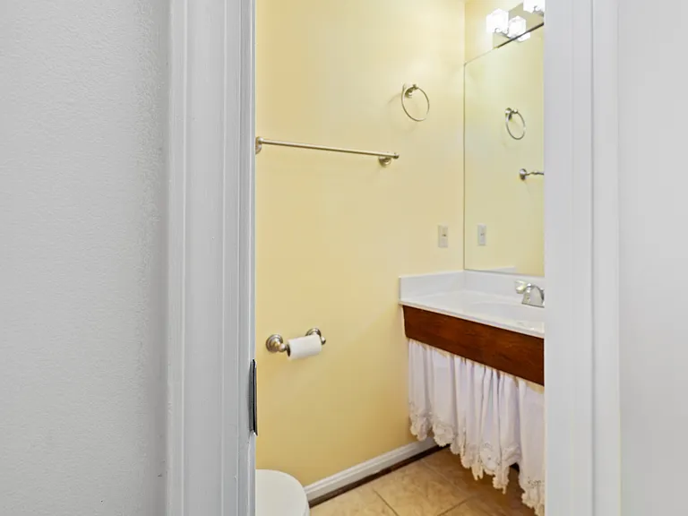 2820 Mozart Dr — Photo 5