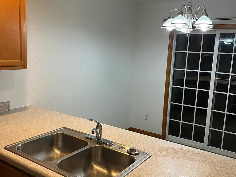 1531 Westchester Ave — Photo 26