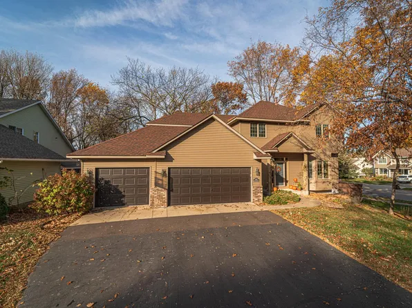 5861 River Oak Dr, Savage, MN 55378