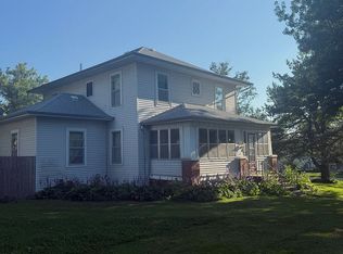 902 Omaha Ave, Essex, IA 51638