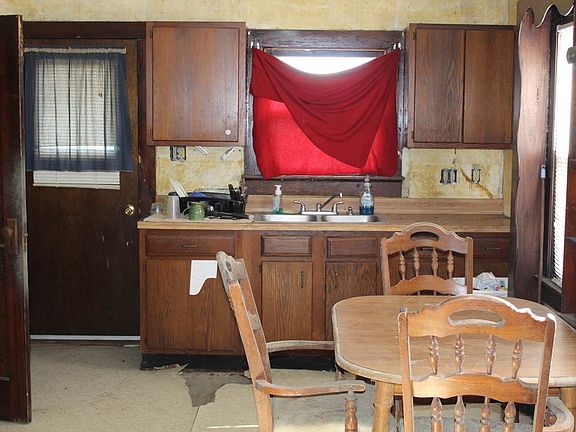 4th image of 1114 W Missouri St