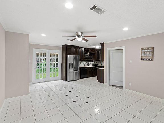 5th image of 6814 Lyndhurst Dr