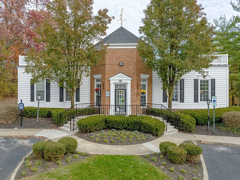 The Residence at Christopher Wren Apartments — Photo 33