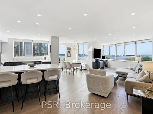 270 Queens Quay W #702, Toronto, ON M5V 3J2