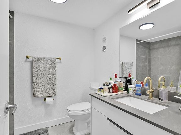 5th image of 250 NW 67th Street #322