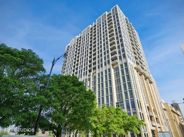 700 N Larrabee St APT 905, Chicago, IL 60654