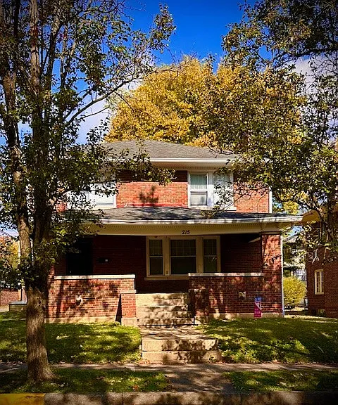 215 E 8th St — Photo 1