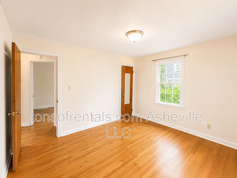 127 Aurora Dr — Photo 8