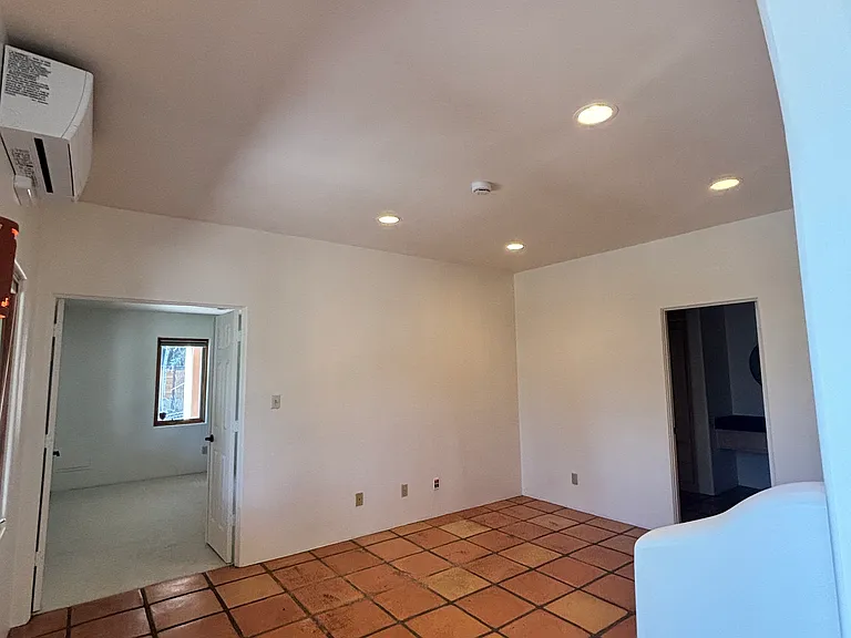 215 Valley View Cir — Photo 25