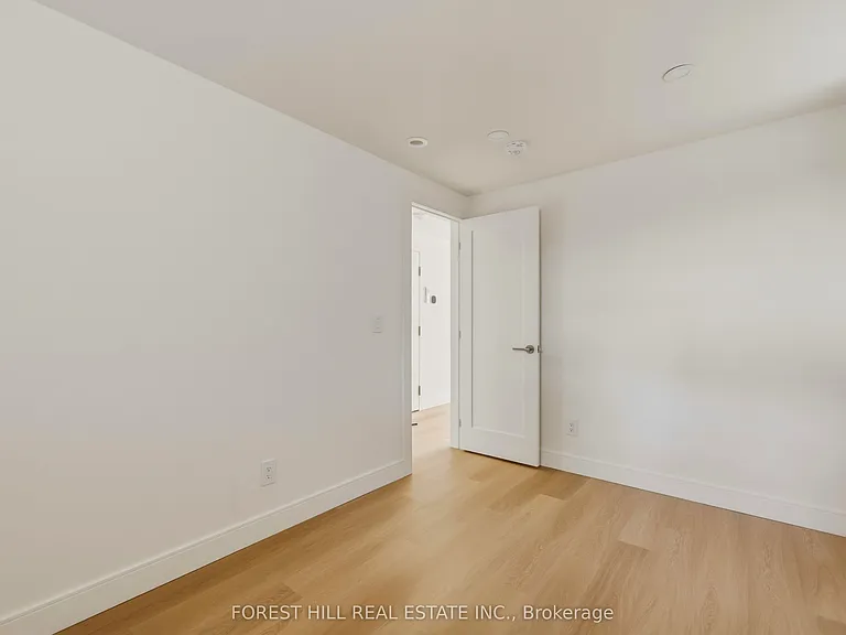 250 Hallam St #LOWER — Photo 14