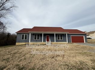 1043 Julian Dr, Fredericksburg, VA 22405