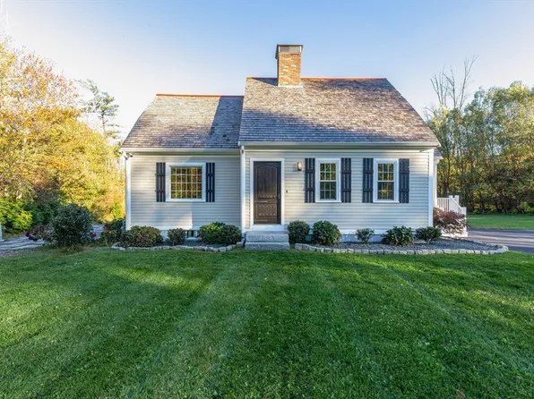 554 High St, Hanson, MA 02341