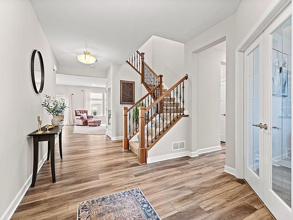 3rd image of 1865 Primrose Ln