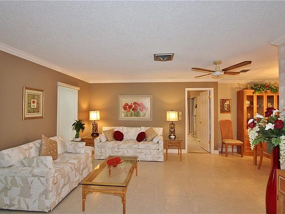 3rd image of 10490 Silhavy Dr