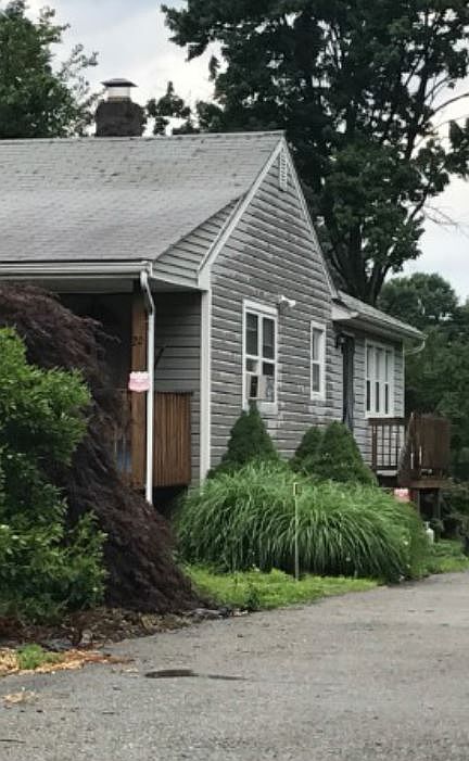 2nd image of 20 Laurel Ave