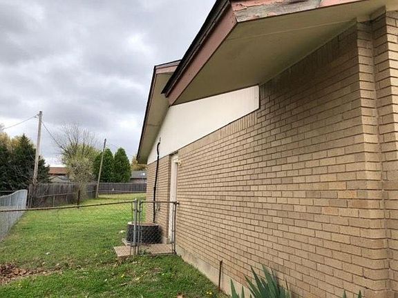 5th image of 203 Tanglewood Dr