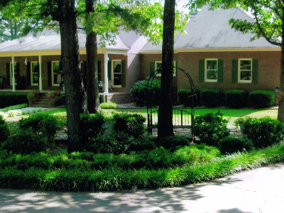 Executive Home on 17 acres with pond