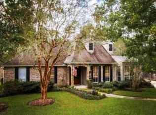 5926 S Shore Dr, Baton Rouge, LA 70817