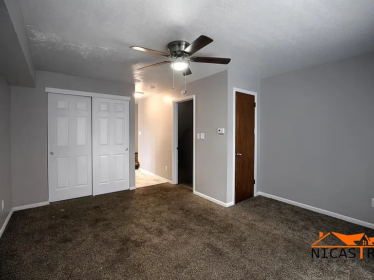 215 E Lane Ave #D — Photo 26