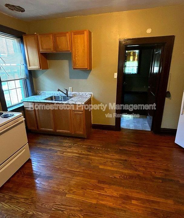 1st image of 4227 Sacramento Ave #2