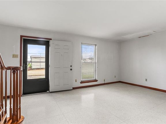 3rd image of 2112 N Arnoult Rd