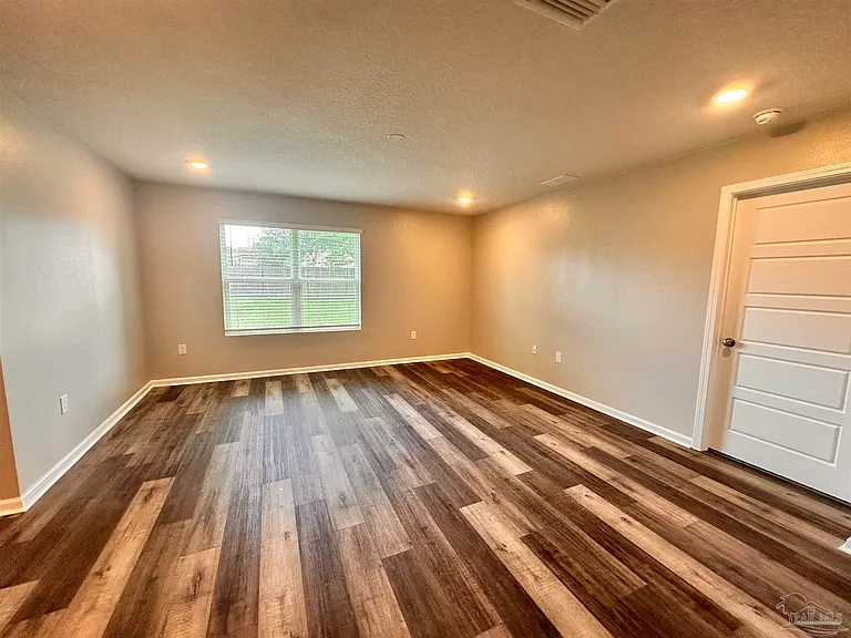 2348 Kirkwood Dr — Photo 5