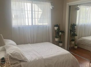 19949 Hemmingway St, Winnetka, CA 91306