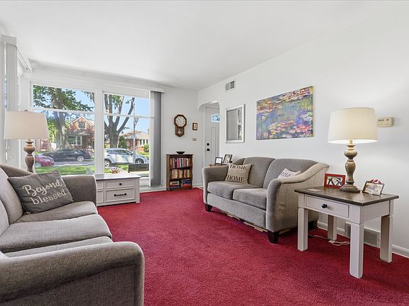 3rd image of 10111 S California Ave
