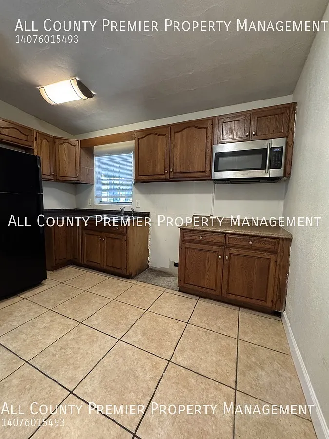 Nice 3 Bedroom 2 Bath Apartment! Available Now! — Photo 3