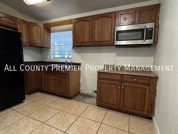 3rd image of 1817 37th St