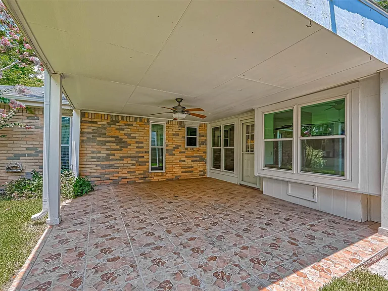 2922 Lakefield Way — Photo 35